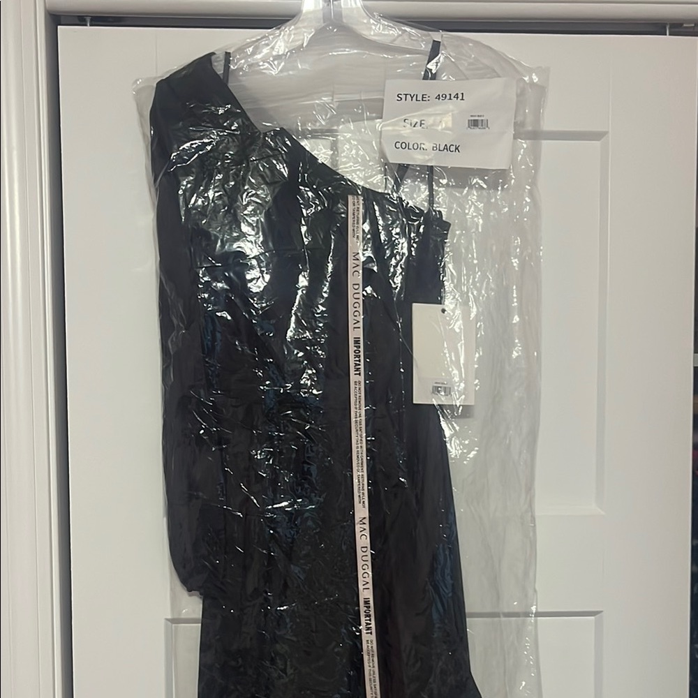 NWT- size 0- mac duggal - Black One-Shoulder high-low  Dress - Picture 5 of 8